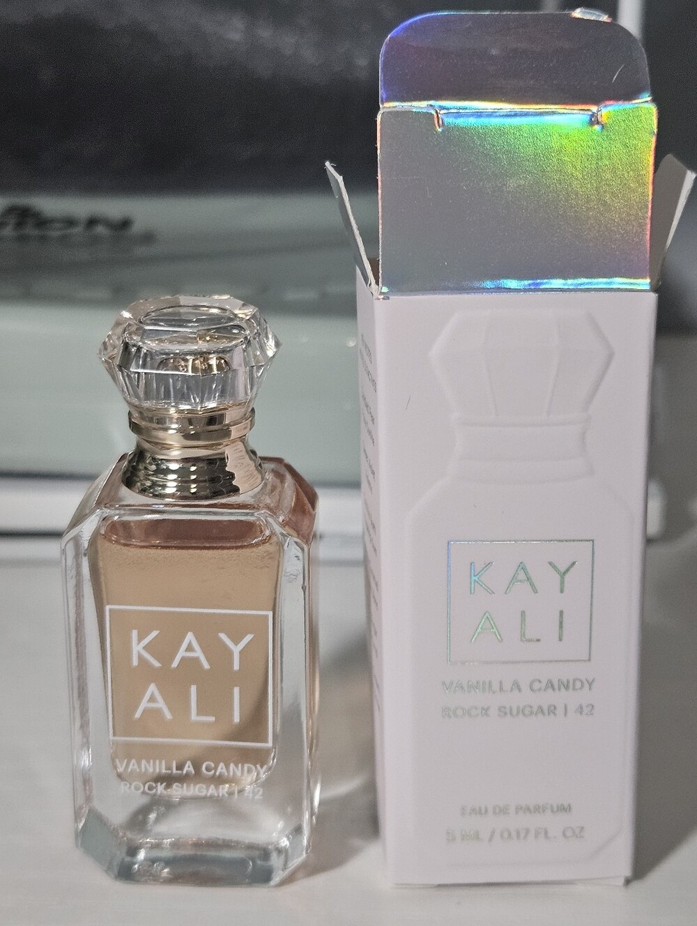 Kayali Vanilla Candy - Picture 2 of 6